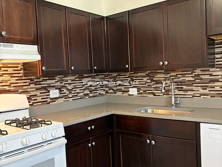 4924 Mulford St #6E — Photo 3