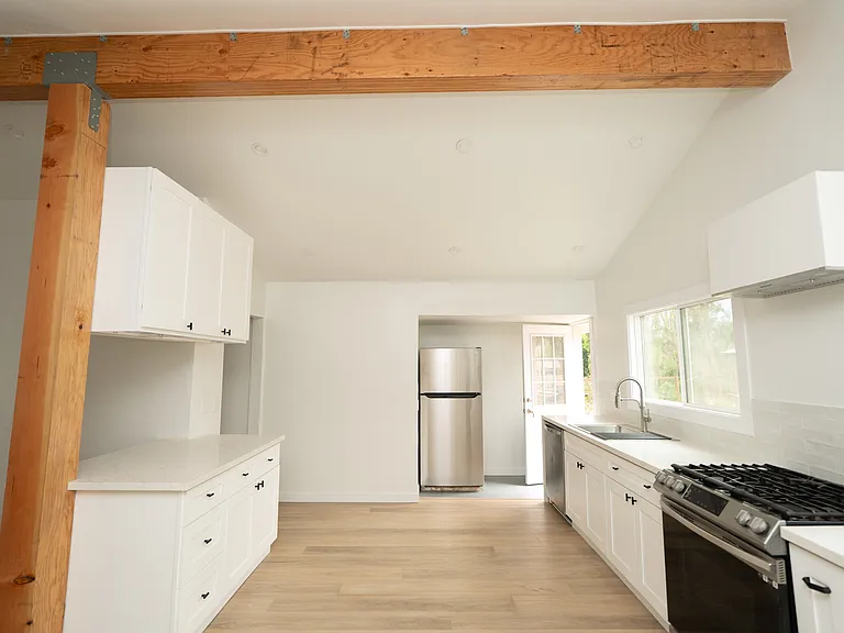 440 Saxony Rd — Photo 37
