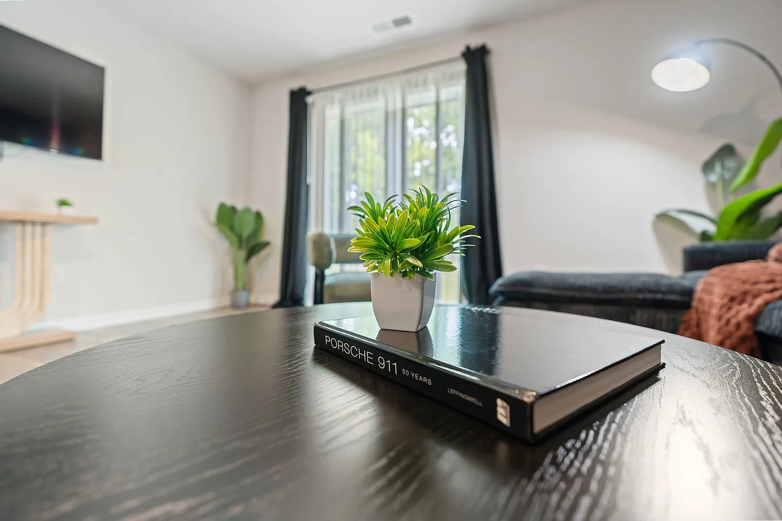 5 bed, 3.0 bath, $5,150 — Photo 4