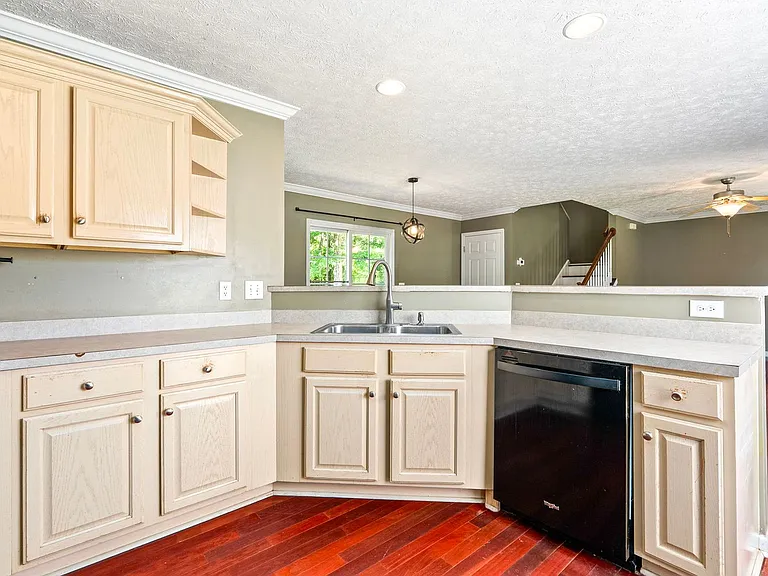 4264 Live Oak Dr — Photo 3