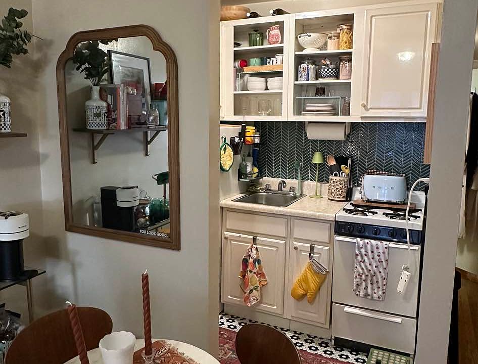 2nd image of 239 E 84th St APT 3C