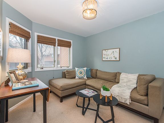 2nd image of 20 Cummings Cir