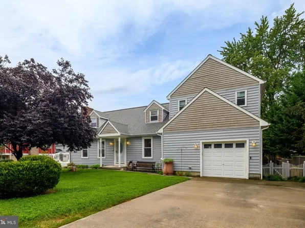 990 Highpoint Dr, Annapolis, MD 21409