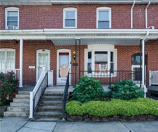 2nd image of 126 W Poplar St