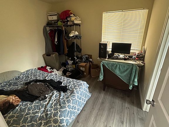3rd image of 7448 Tampa Ave