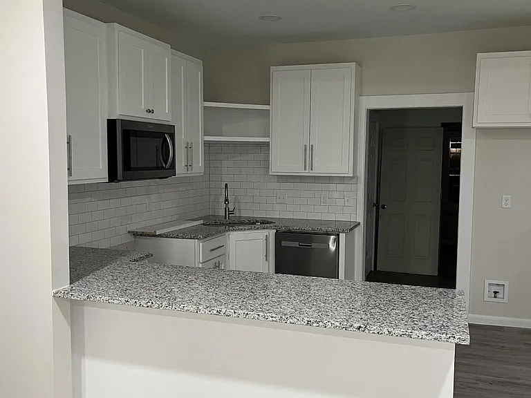 502 Crescent Ave — Photo 2