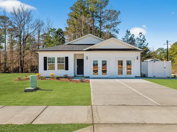 70 Muscovy Dr, Four Oaks, NC 27524