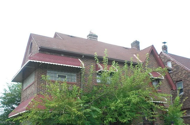 3852 E 140th St photo 1