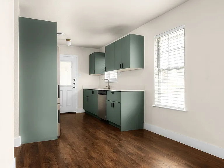 2408 Ventura Dr #A — Photo 8