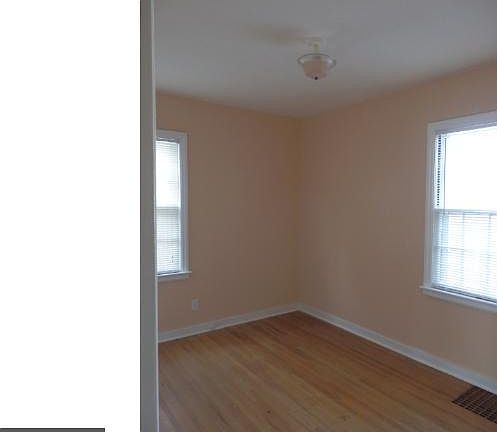4th image of 2654 Howard St NE