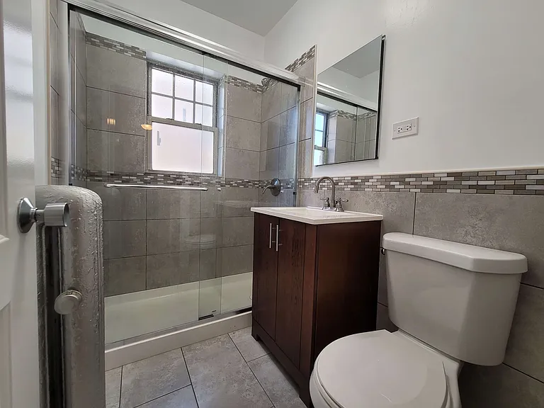 3425-33 N. Marshfield — Photo 7