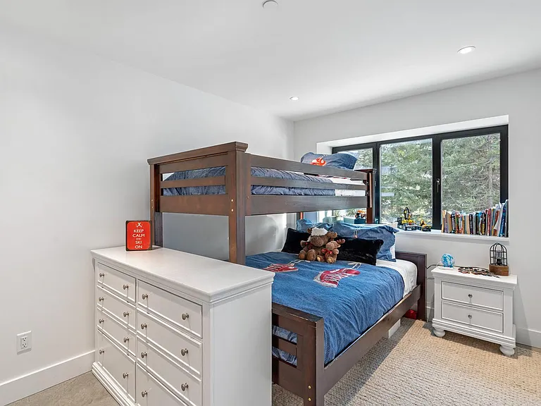 9143 Emerald Dr — Photo 16
