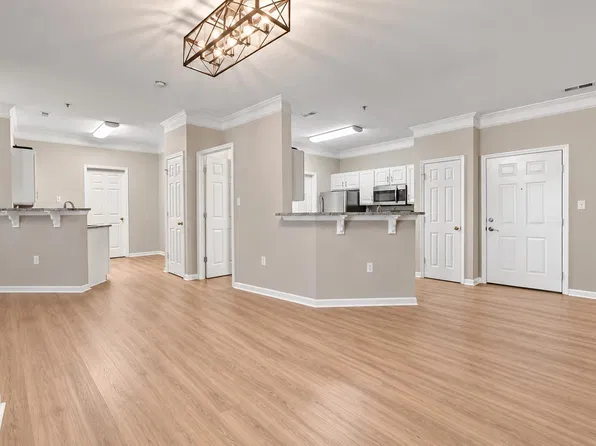 1445 Cambridge Lakes Dr #206, Mount Pleasant, SC 29464