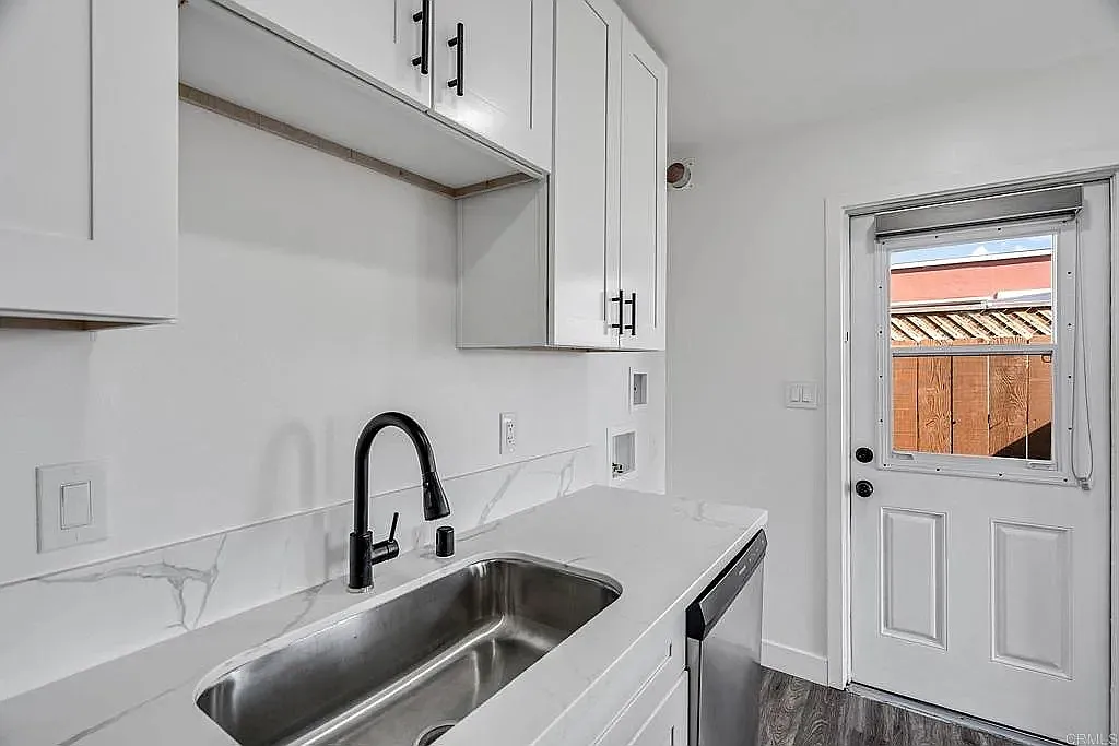 2 bed, 768 sqft, $3,050 — Photo 4