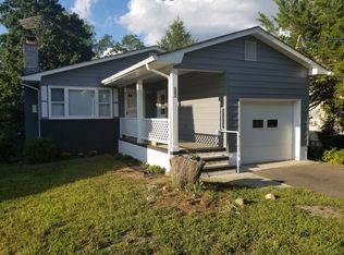 32 Center St, South Toms River, NJ 08757