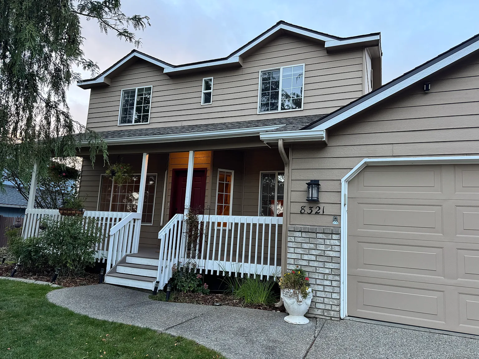 4 bed, 2304 sqft, $3,600 — Photo 3