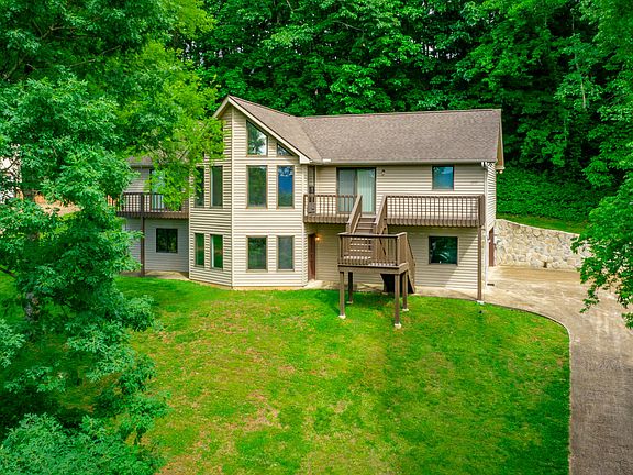 2nd image of 6512 Stonington Dr
