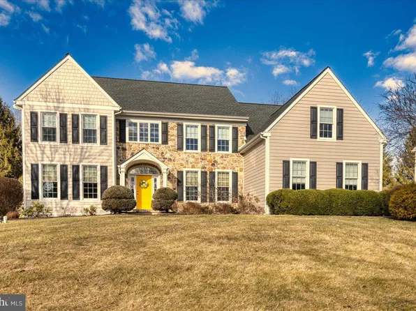 105 Brimful Dr, Phoenixville, PA 19460