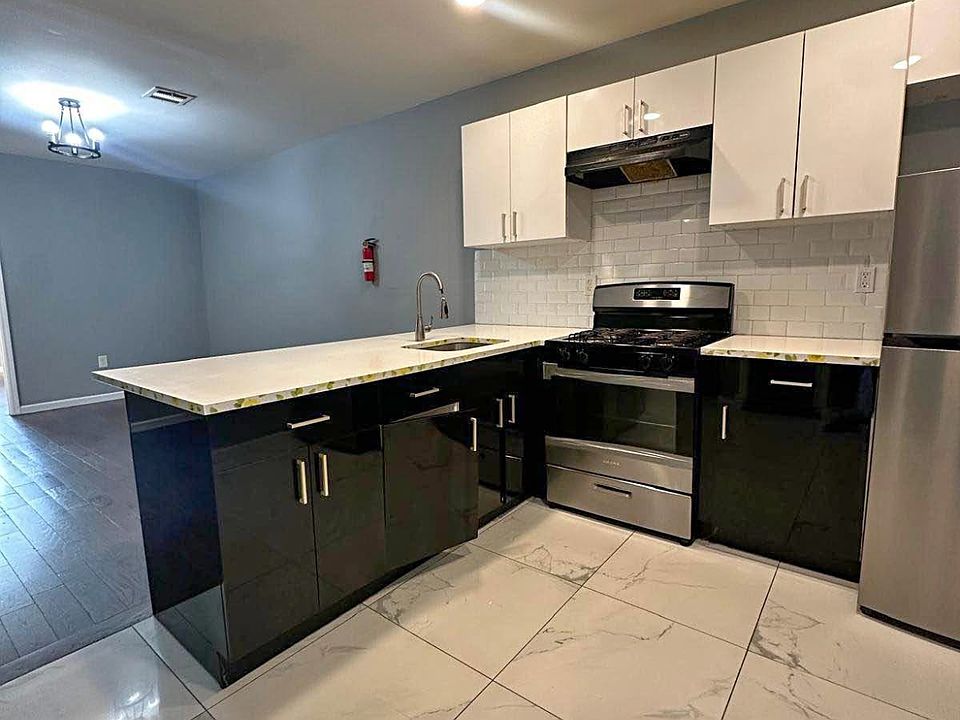 1st image of 441-443 S Main St #2