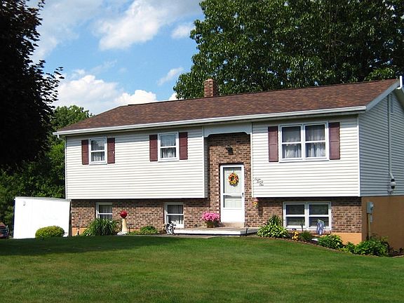 2nd image of 721 Picnic Ln