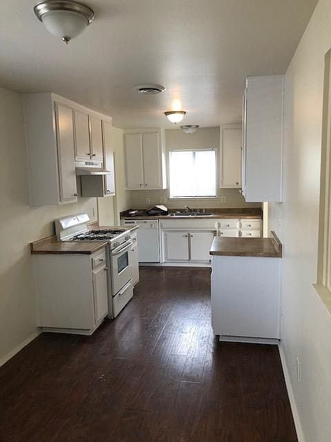 1st image of 5900 Valley Hi Dr