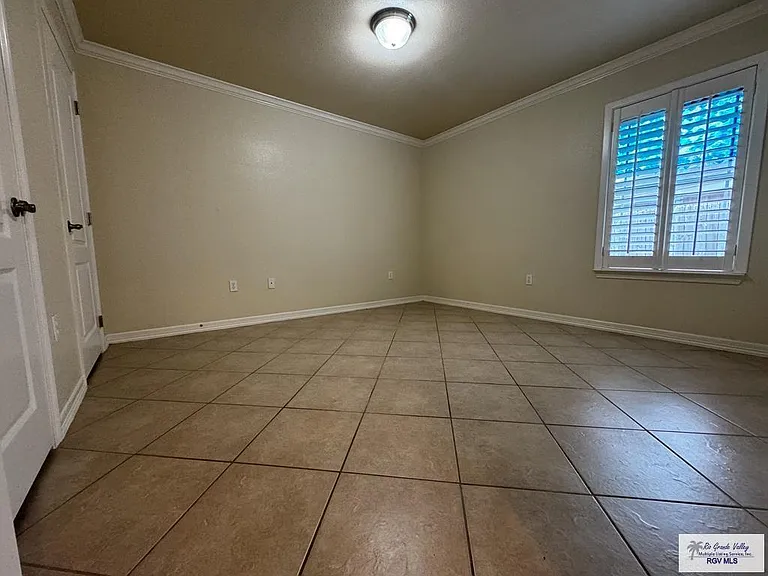 2304 Concord Pl — Photo 10