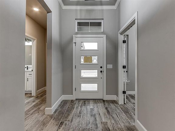 3rd image of 4712 Bermuda Dr