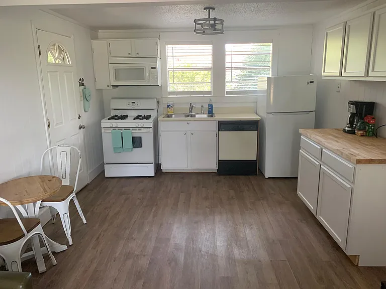 1003 E Bobe St #B — Photo 4