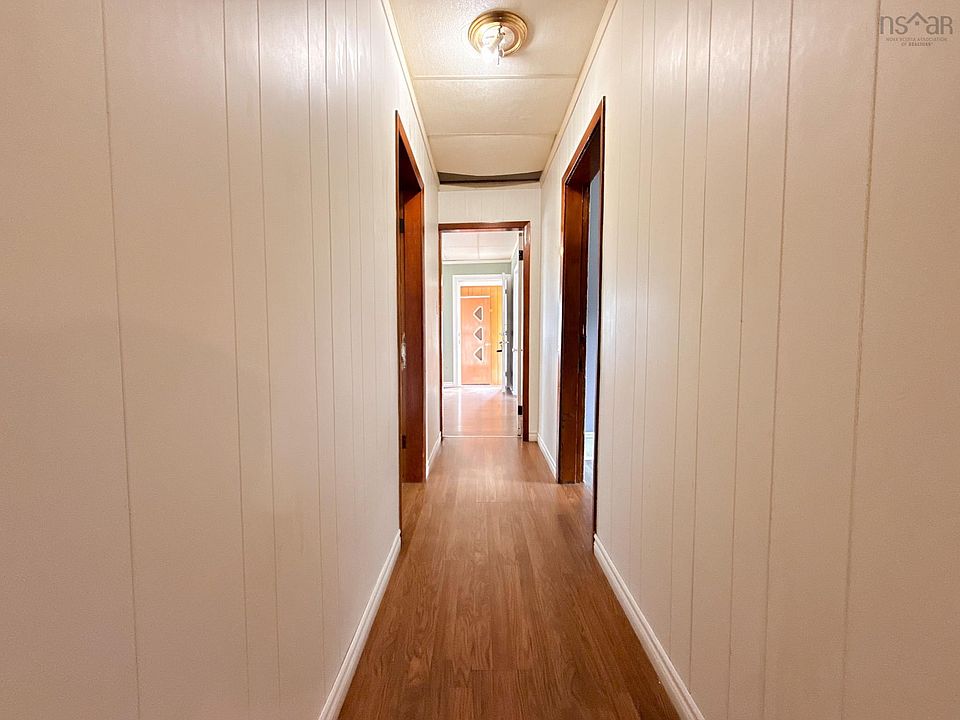 13th image of 379 Ripley St