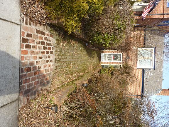 Front walk - apartment entrance