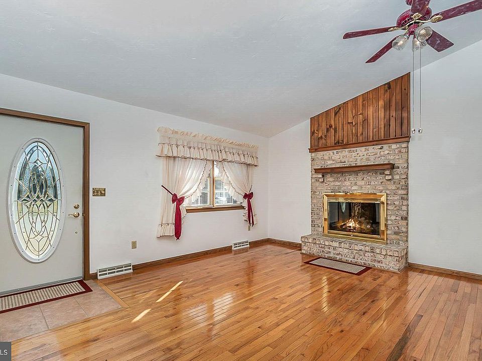 62 Lion Dr, Hanover, PA 17331 Zillow