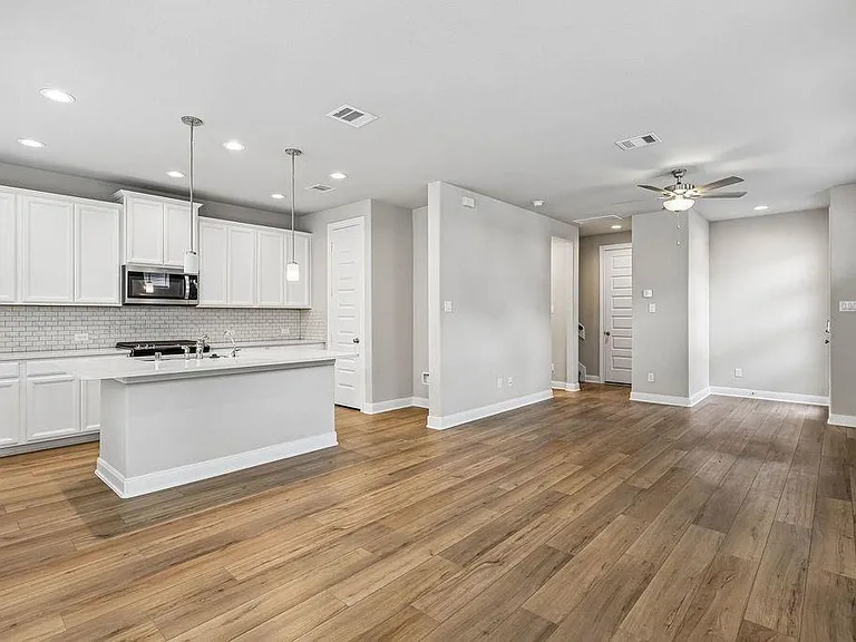 9808 Falling Fern Ln — Photo 2