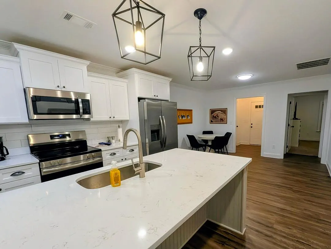 2 bed, 1191 sqft, $2,500 — Photo 3