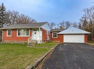 6140 Lindsay Dr, Waterford, MI 48329