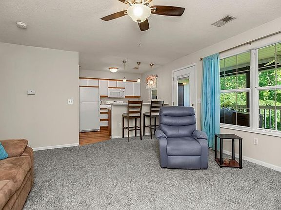 5th image of 2305 NE 68th St
