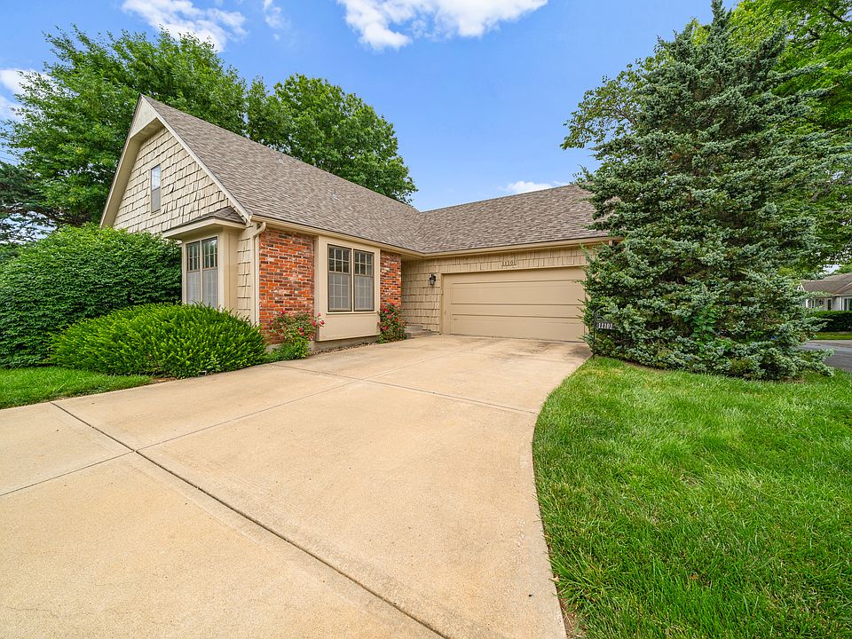 Exterior with 2 car garage