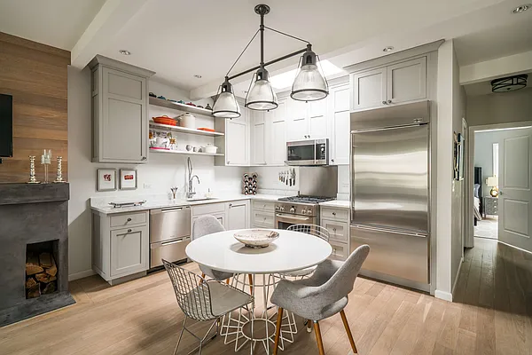 Sold by Compass | media 18