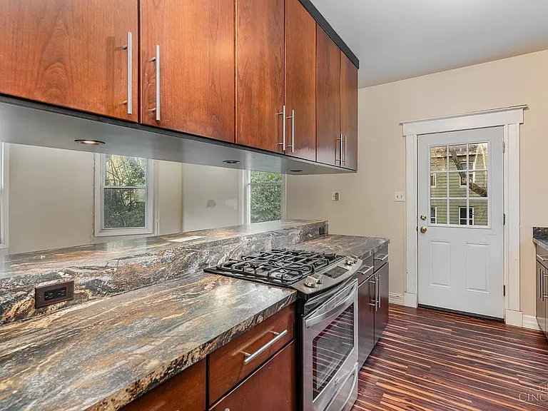 2341 Chickasaw St — Photo 1