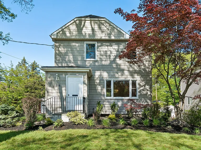 186 W Northfield Rd — Photo 32