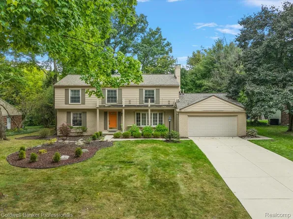31307 Sleepy Hollow Ln, Beverly Hills, MI 48025