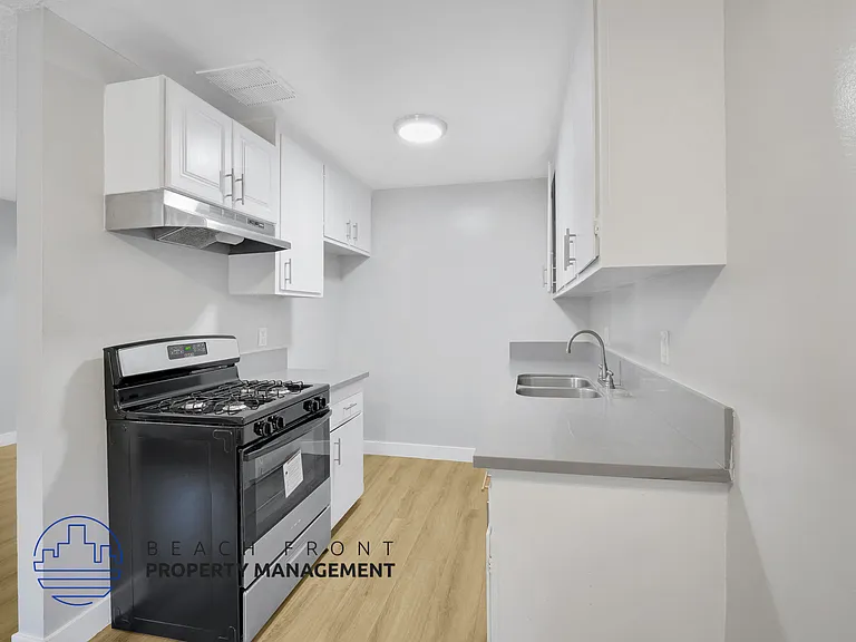 1545 Pine Ave — Photo 7