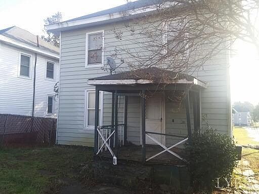 3rd image of 309 Essex St