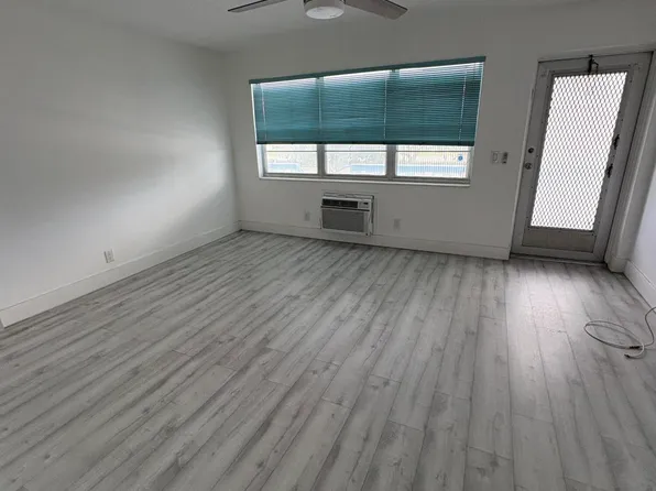 374 Camden Dr #P, West Palm Beach, FL 33417