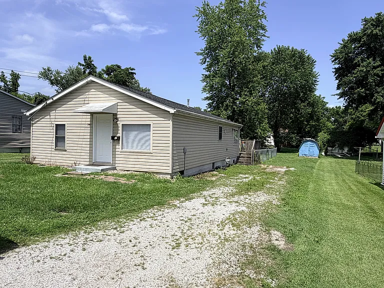 241 Kahl Ct — Photo 3