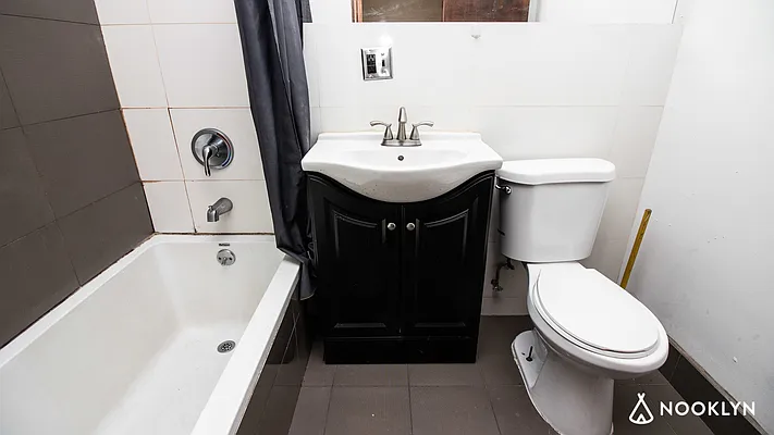 Rented by Nooklyn NYC LLC | media 17