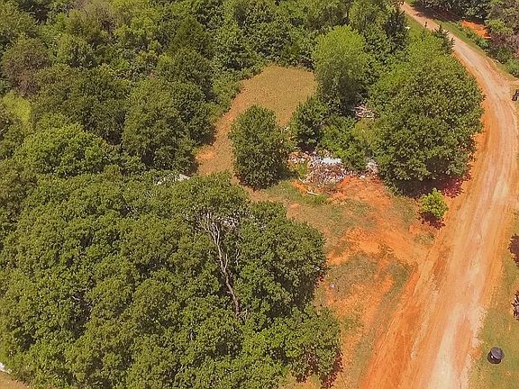 3rd image of 17200 Moonview Cir