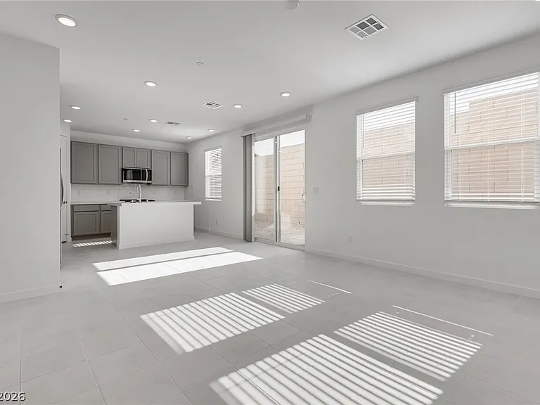10728 Rhinehill Ave #0 — Photo 3