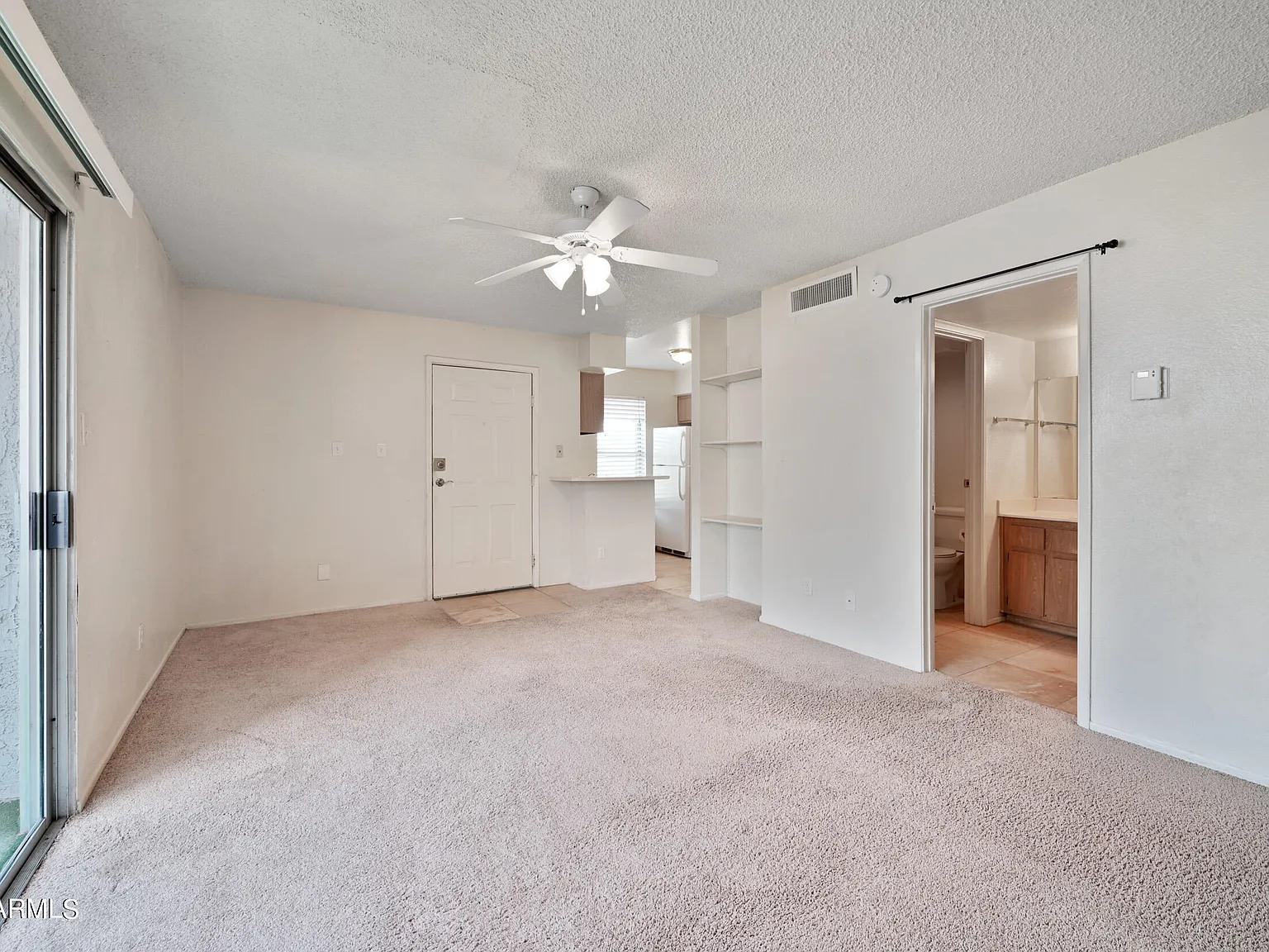 Studio, 1.0 bath, 400 sqft, $695 — Photo 3