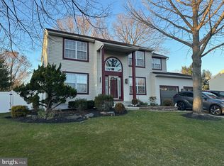 4 Adams Dr, Burlington, NJ 08016