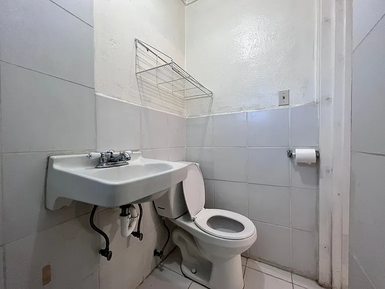 Central Studio Apartment — Photo 7